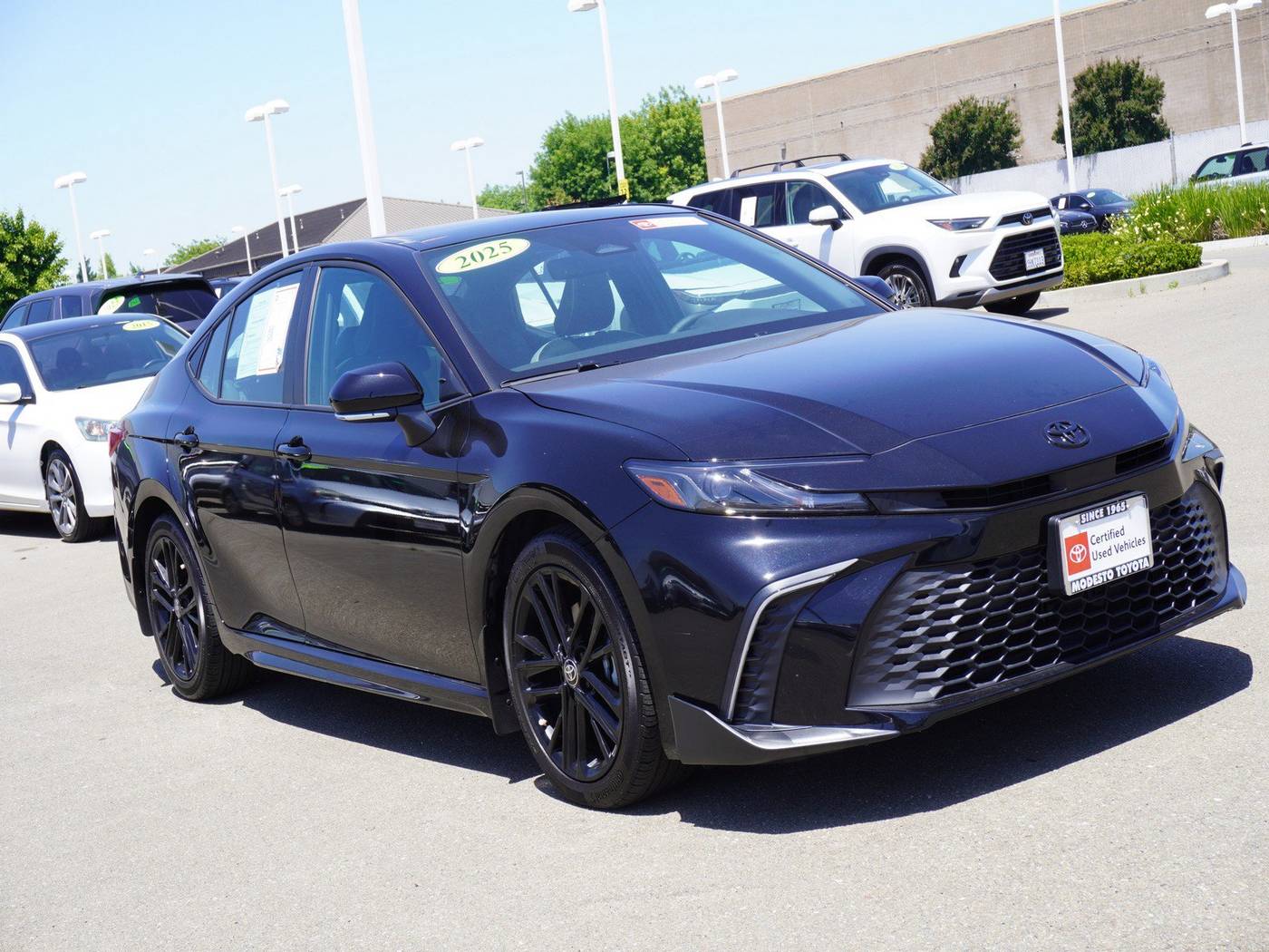 2025 Toyota Camry SE — Sedan — 15,211 mi — Modesto, CA