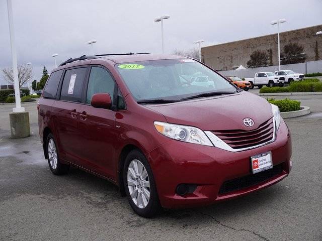 2017 Toyota Sienna LE — Minivan — 111,028 mi — Modesto, CA