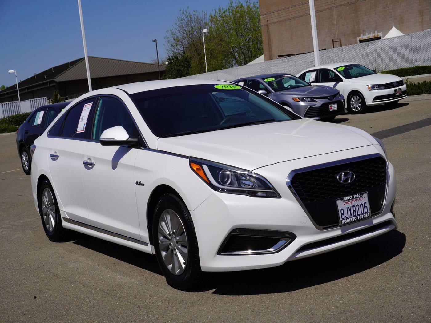 2016 Hyundai Sonata Hybrid SE — Sedan — 89,605 mi — Modesto, CA