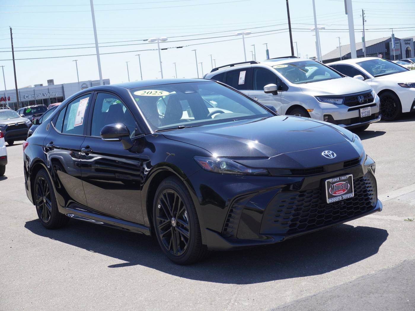 2025 Toyota Camry SE — Sedan — 40 mi — Modesto, CA