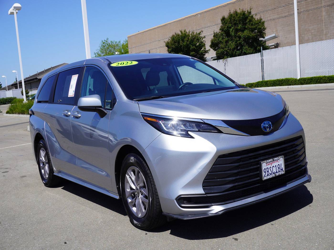 2022 Toyota Sienna LE — Minivan — 44,938 mi — Modesto, CA