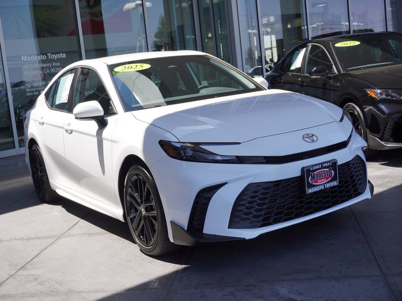 2025 Toyota Camry SE — Sedan — 10 mi — Modesto, CA