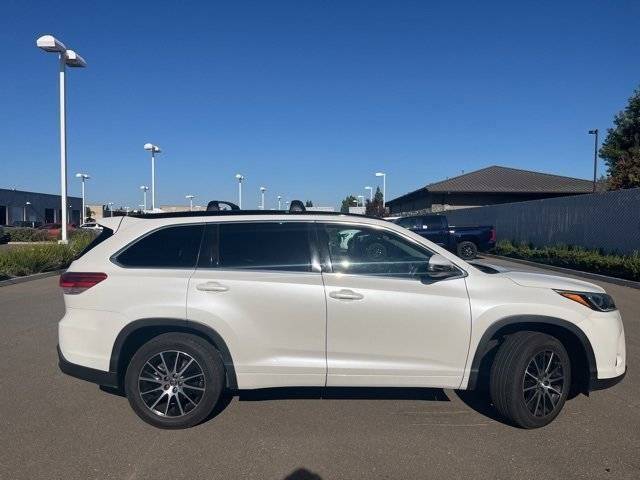 2018 Toyota Highlander SE V6 — SUV — 122,216 mi — Modesto, CA