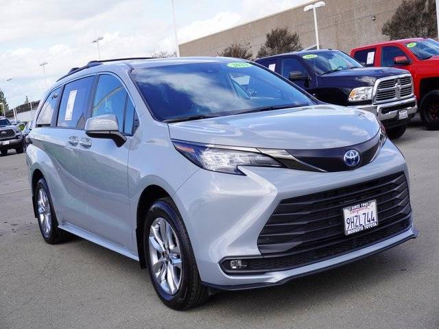 2023 Toyota Sienna Woodland Edition — Minivan — 23,281 mi — Modesto, CA