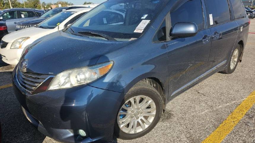 2013 Toyota Sienna XLE — Minivan — 146,362 mi — Tampa, FL