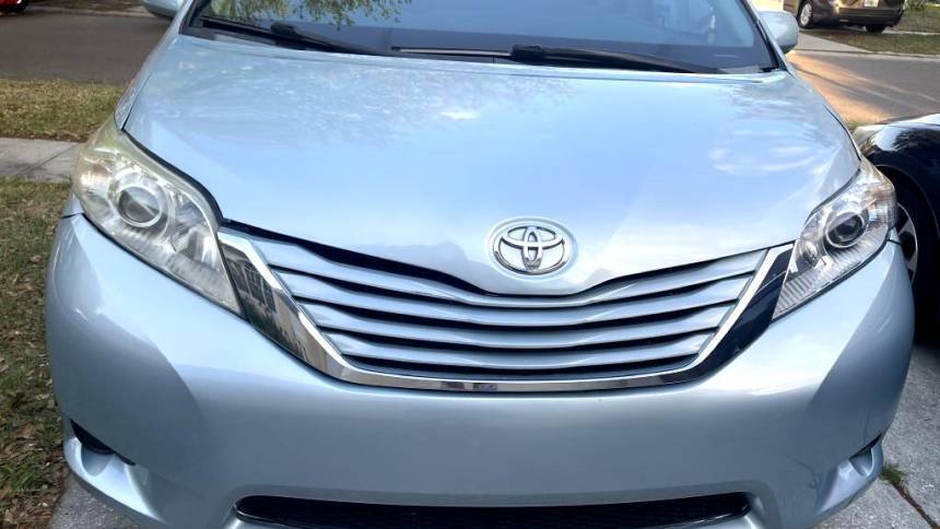 2015 Toyota Sienna LE