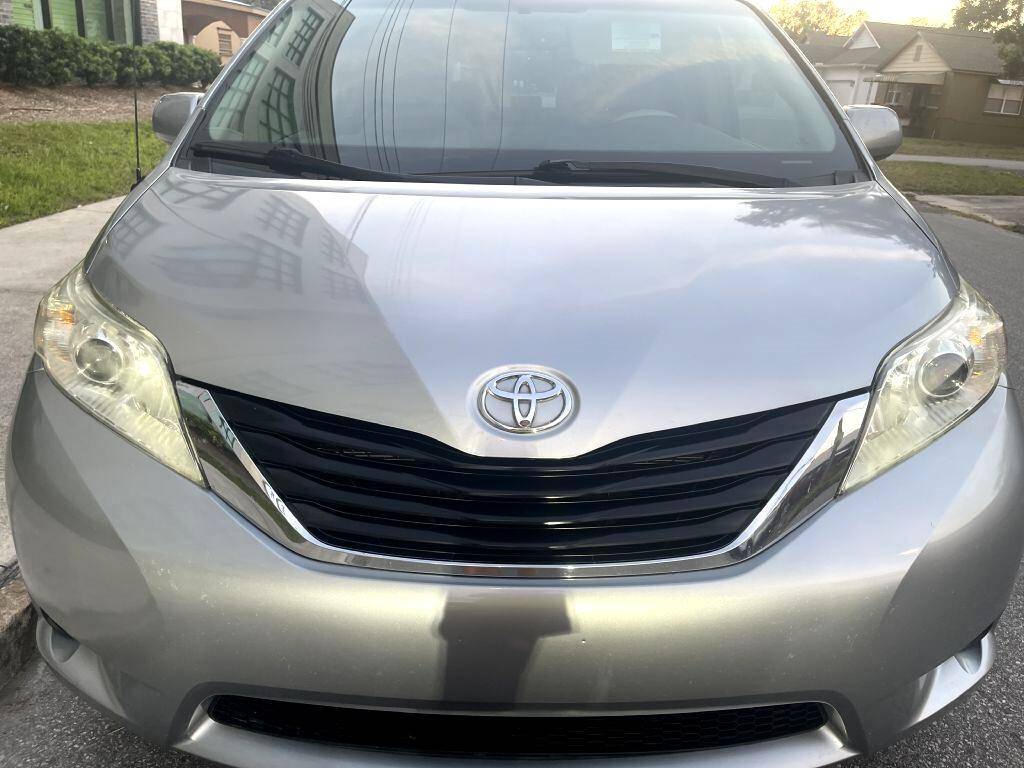2012 Toyota Sienna LE — Minivan — 130,631 mi — Tampa, FL