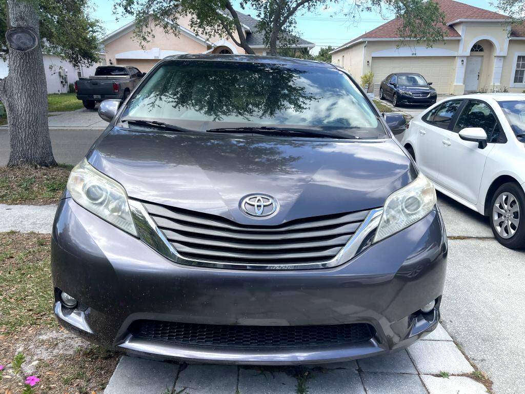 2012 Toyota Sienna XLE — Minivan — 117,780 mi — Tampa, FL