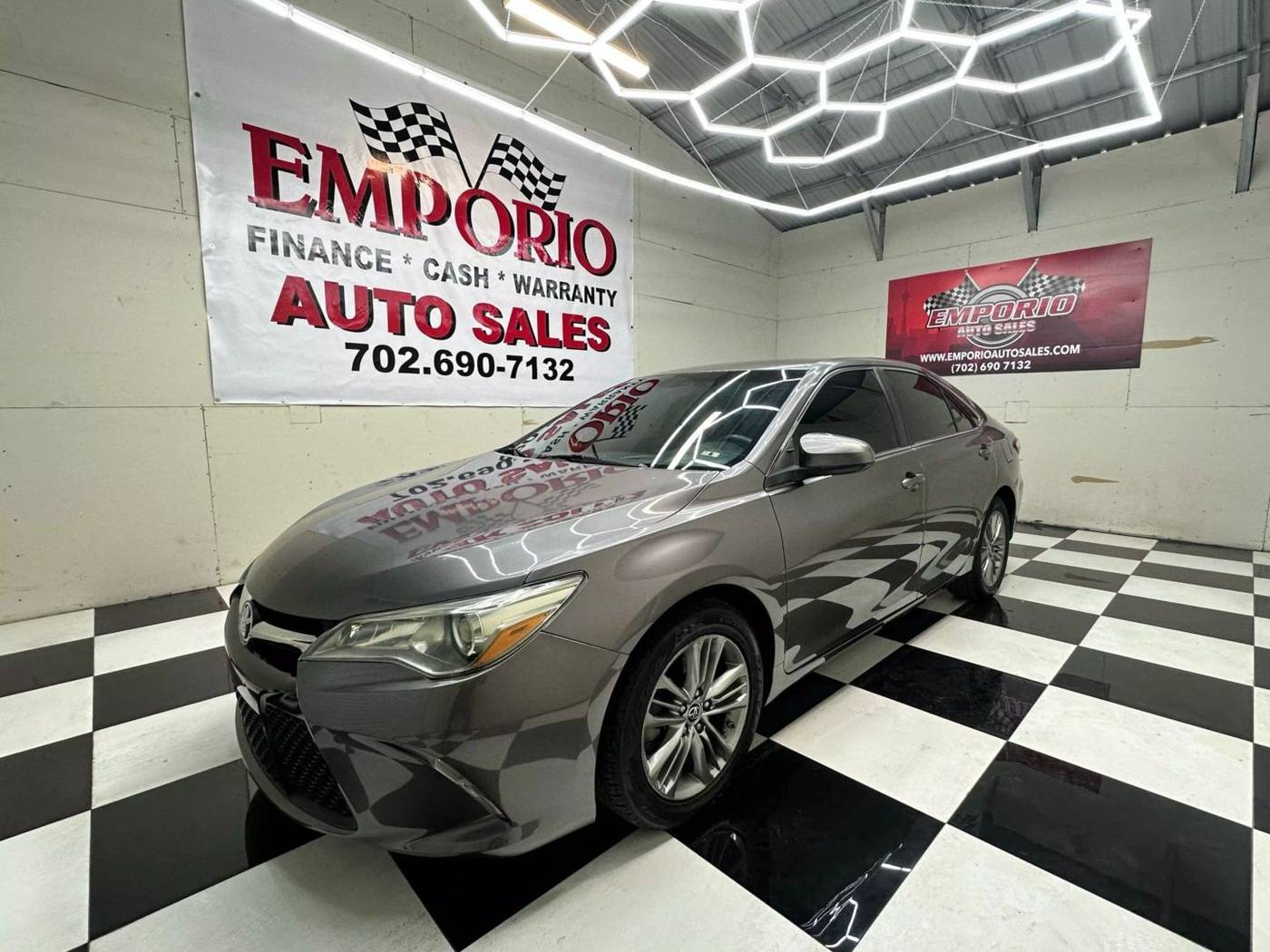 2015 Toyota Camry LE — Sedan — 137,000 mi — Las Vegas, NV