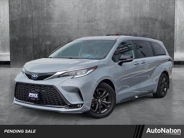 2024 Toyota Sienna XSE — Minivan — 3,911 mi — Denton, TX