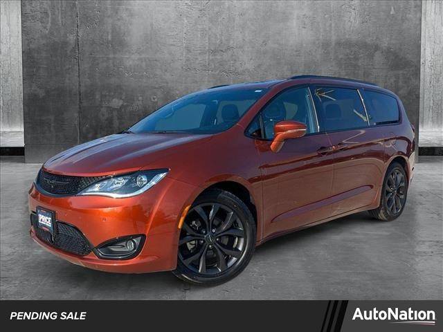 2018 Chrysler Pacifica Limited — Minivan — 107,641 mi — Houston, TX