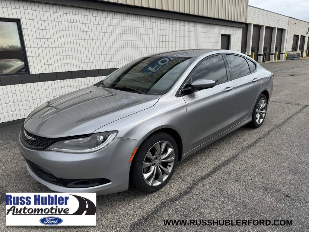 2015 Chrysler 200 S — Sedan — 123,997 mi — Greensburg, IN