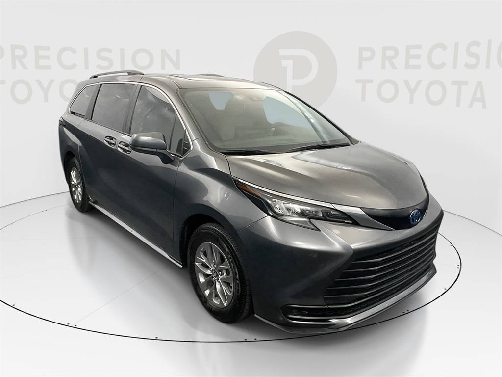 2025 Toyota Sienna LE — Minivan — 16,295 mi — Tucson, AZ