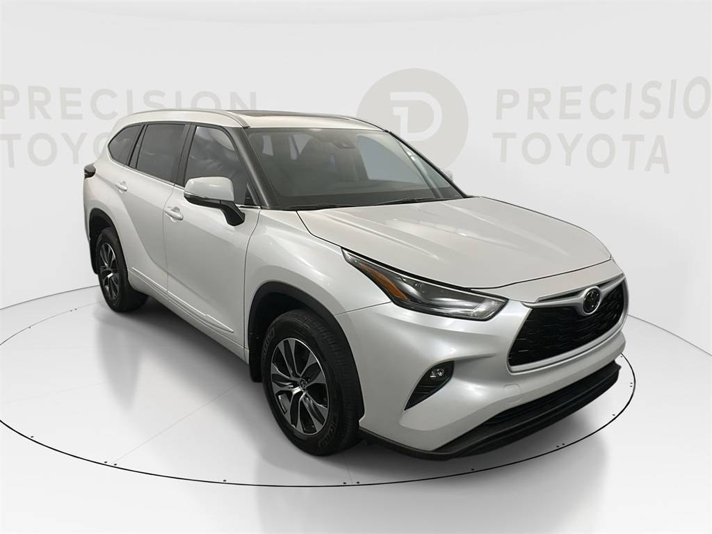 2025 Toyota Highlander XLE — SUV — 3,738 mi — Tucson, AZ