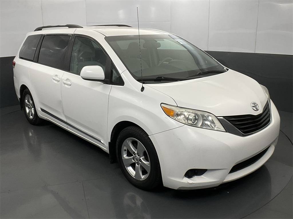 2013 Toyota Sienna LE — Minivan — 151,211 mi — Tucson, AZ