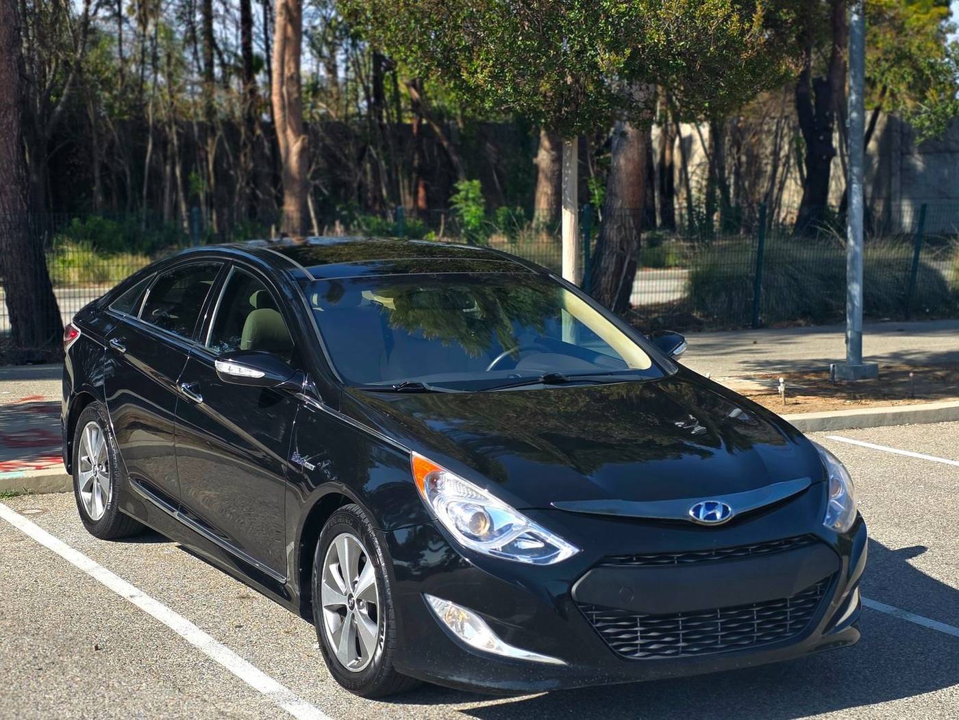 2012 Hyundai Sonata Hybrid Base — Sedan — 136,611 mi — Reseda, CA
