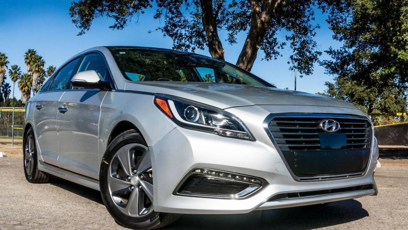 2016 Hyundai Sonata Hybrid Limited — Sedan — 75,703 mi — Reseda, CA