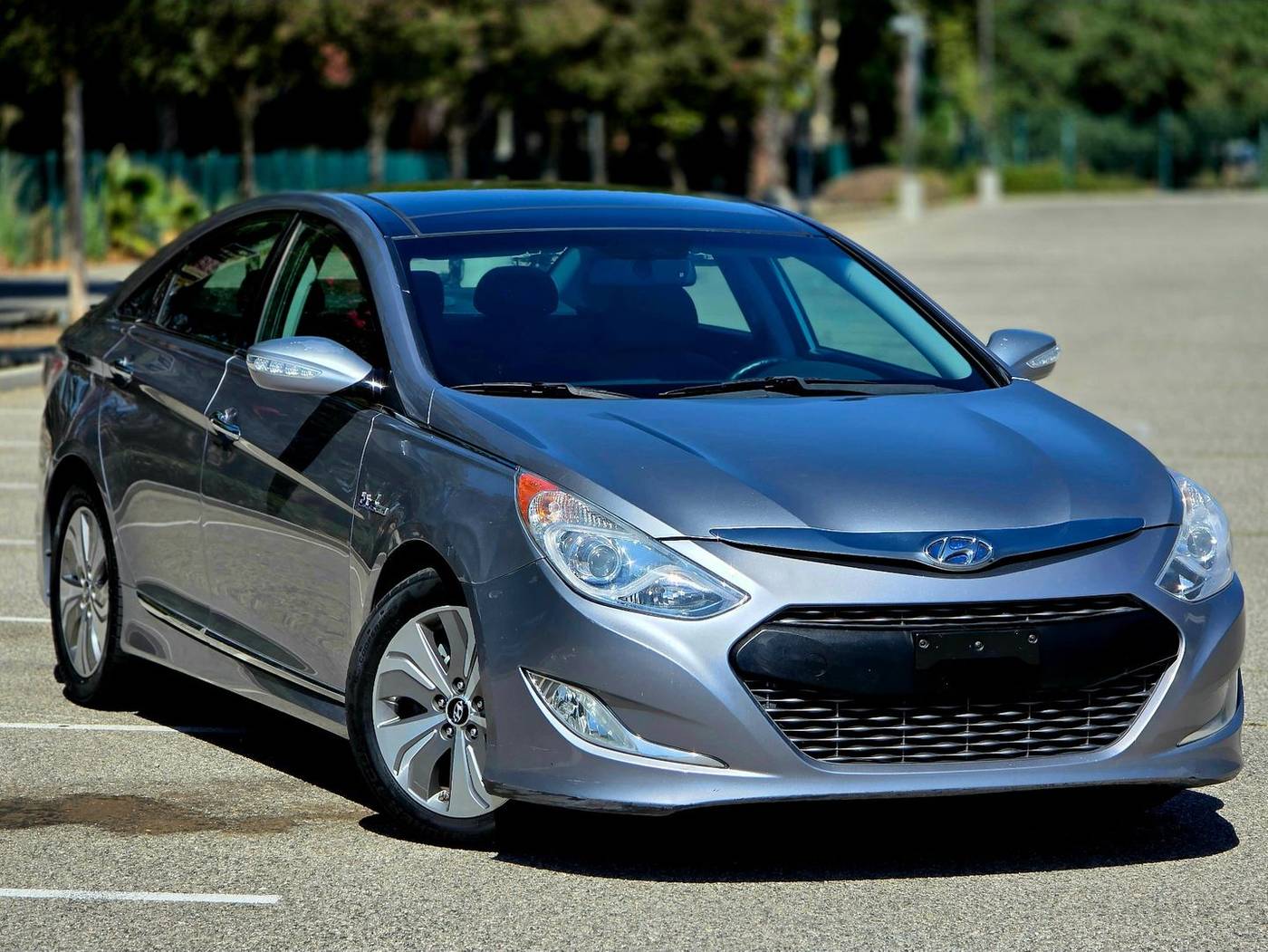2015 Hyundai Sonata Hybrid Limited — Sedan — 105,818 mi — Reseda, CA