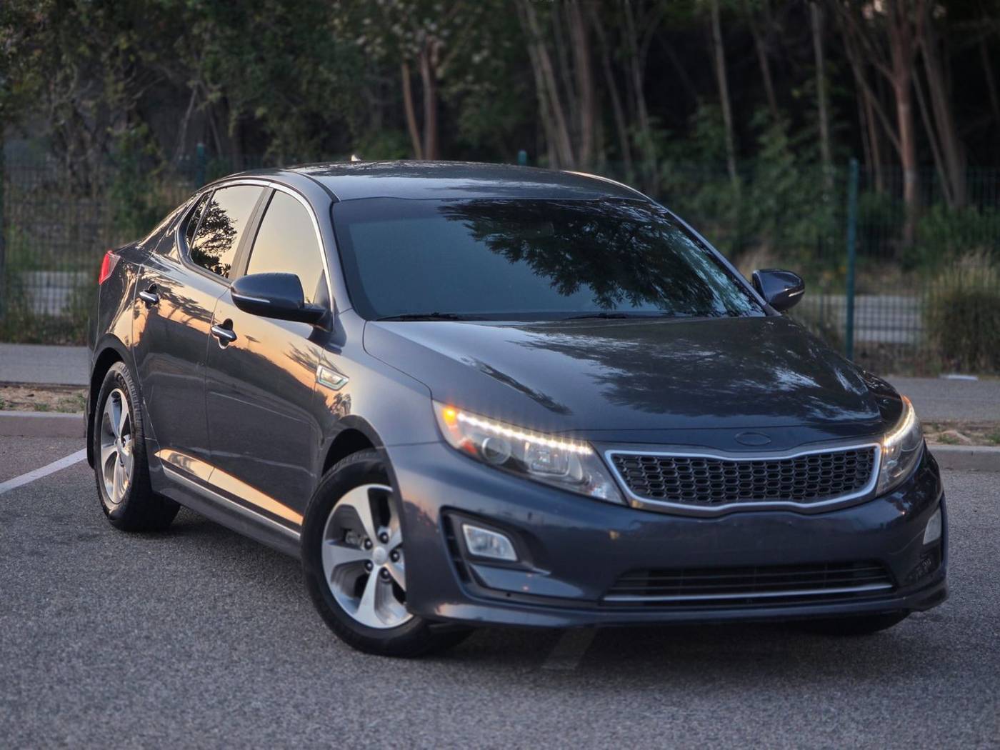 2014 Kia Optima Hybrid LX — Sedan — 129,948 mi — Reseda, CA