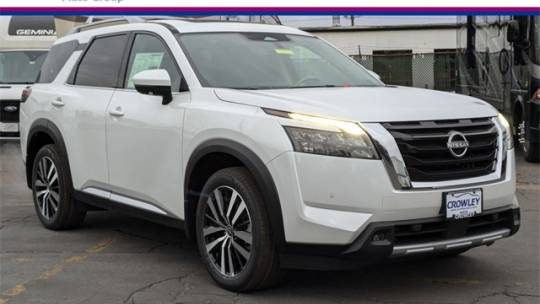2025 Nissan Pathfinder Platinum — SUV — 4,975 mi — Bristol, CT