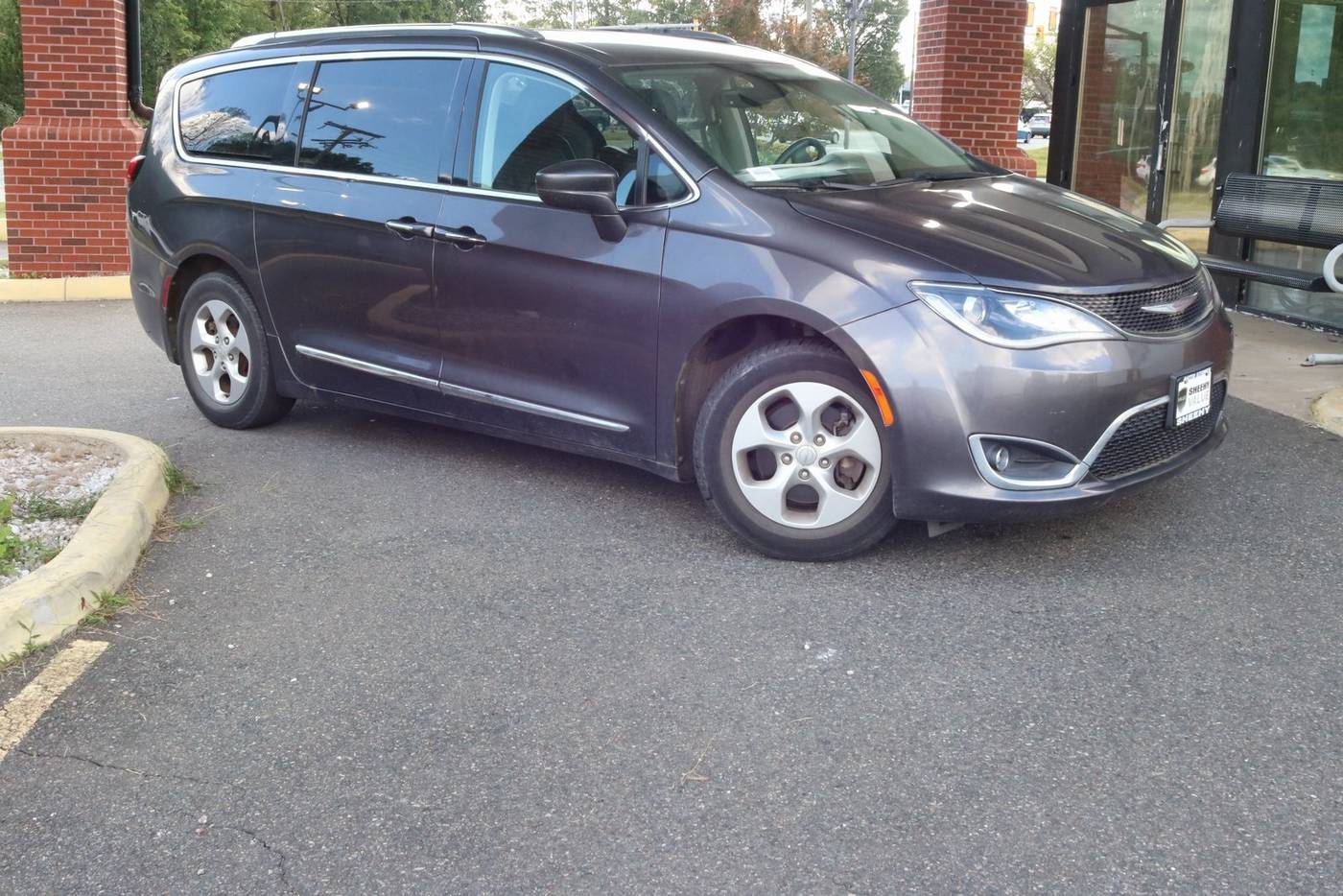 2017 Chrysler Pacifica Touring L Plus — Minivan — 98,015 mi — Fredericksburg, VA