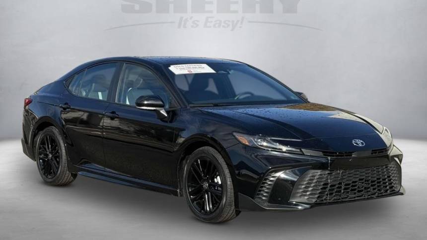 2025 Toyota Camry SE — Sedan — 13,347 mi — Fredericksburg, VA
