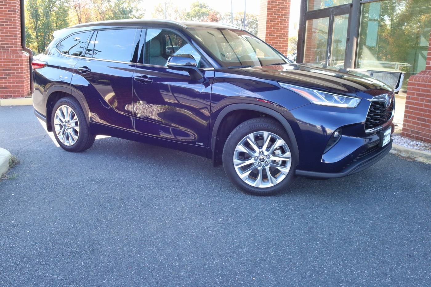 2023 Toyota Highlander Hybrid Limited — SUV — 11,040 mi — Fredericksburg, VA