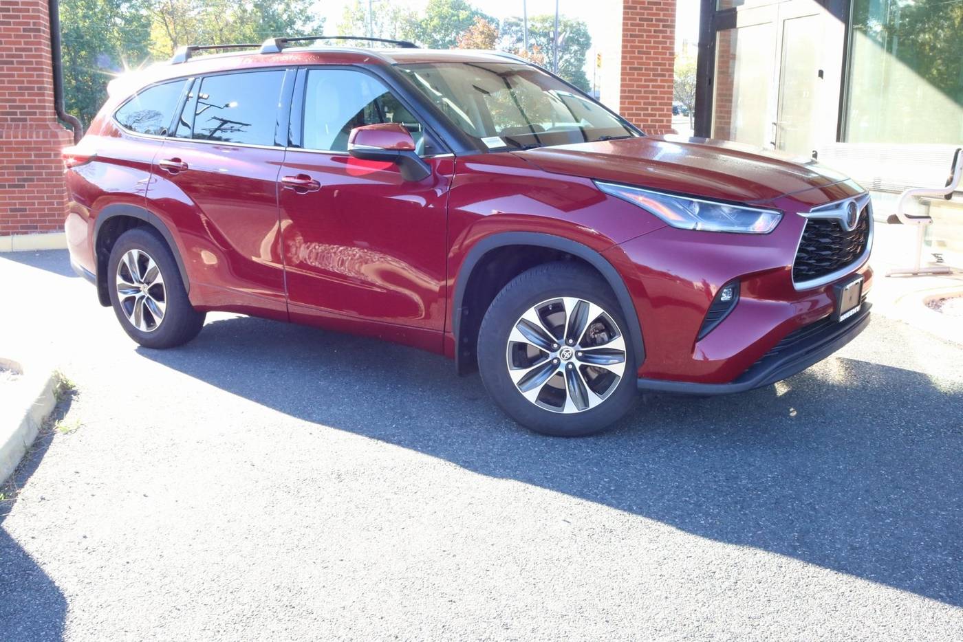 2021 Toyota Highlander XLE — SUV — 32,351 mi — Fredericksburg, VA