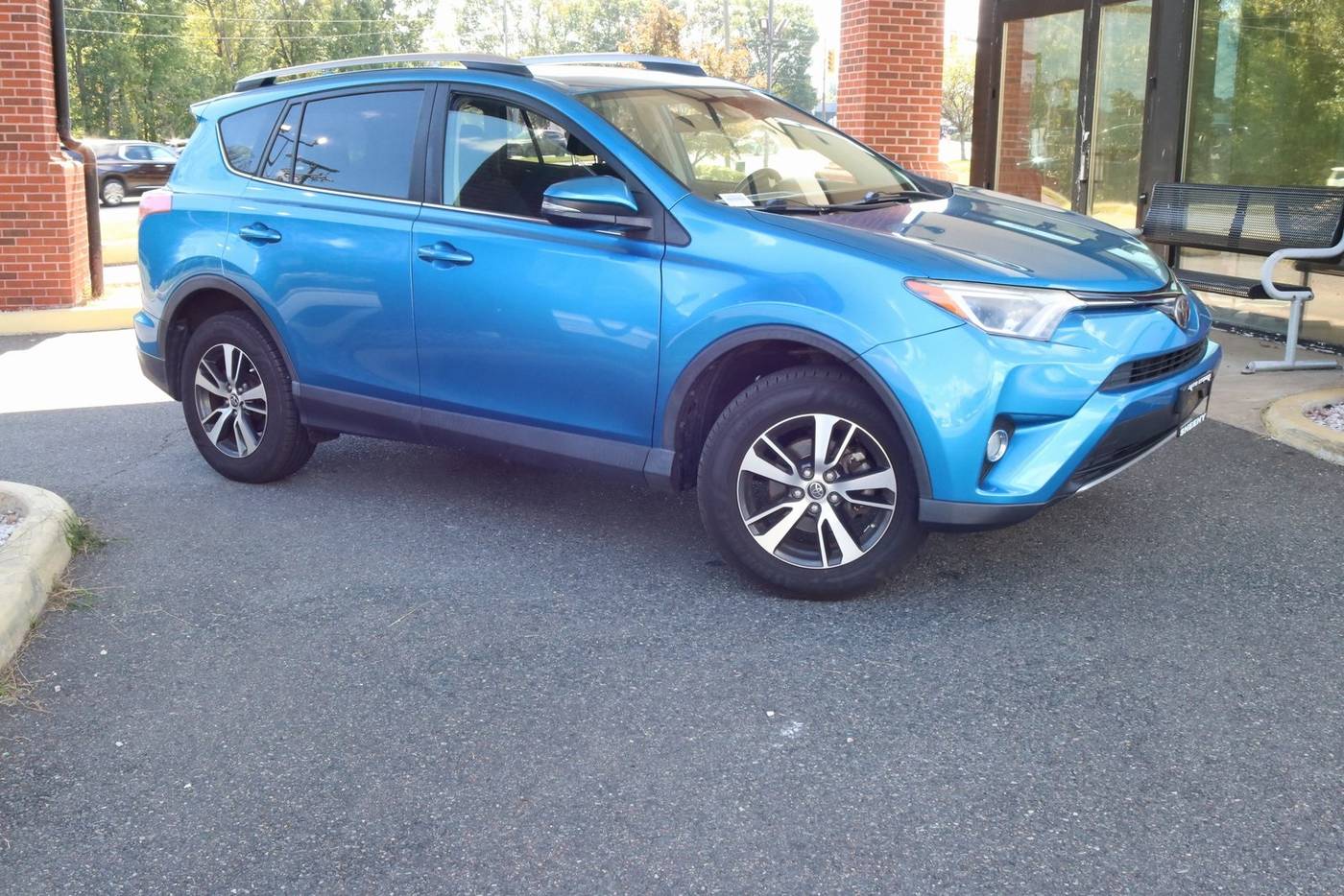 2017 Toyota RAV4 XLE — SUV — 104,522 mi — Fredericksburg, VA