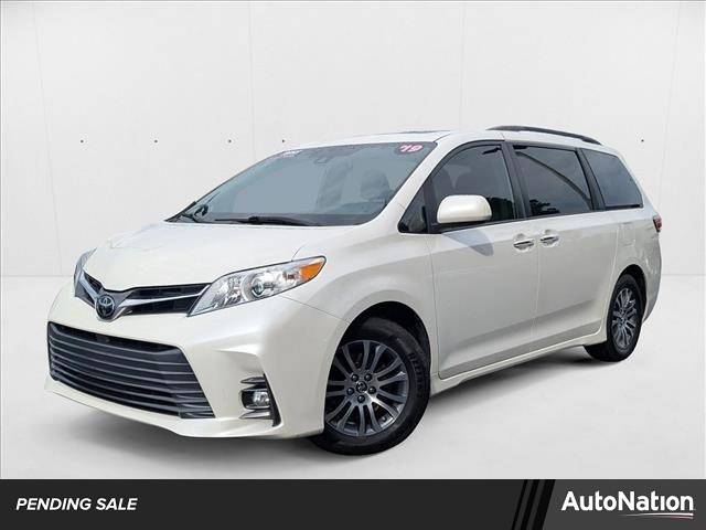 2019 Toyota Sienna XLE — Minivan — 30,007 mi — Panama City, FL