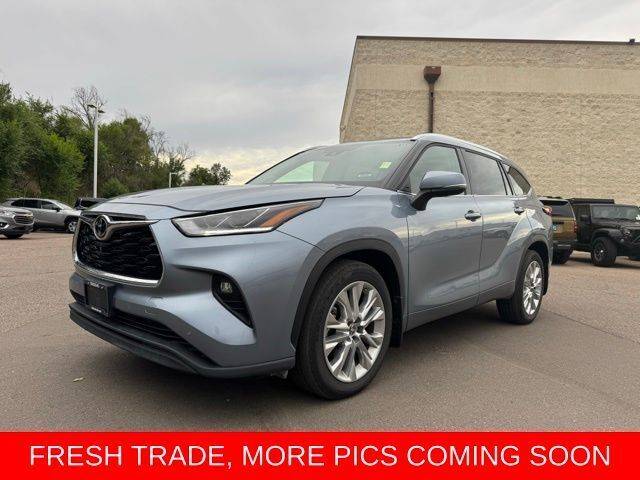 2022 Toyota Highlander Limited — SUV — 14,532 mi — Englewood, CO