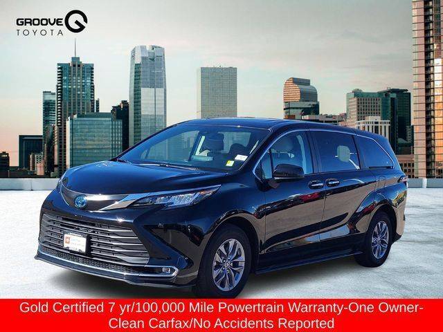 2023 Toyota Sienna XLE — Minivan — 17,658 mi — Englewood, CO