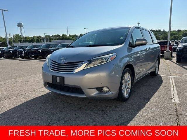 2017 Toyota Sienna Limited — Minivan — 97,662 mi — Englewood, CO