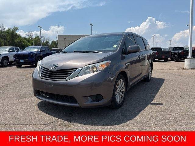 2011 Toyota Sienna LE — Minivan — 128,703 mi — Englewood, CO