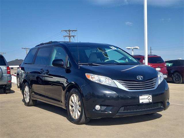 2013 Toyota Sienna XLE — Minivan — 112,018 mi — Englewood, CO