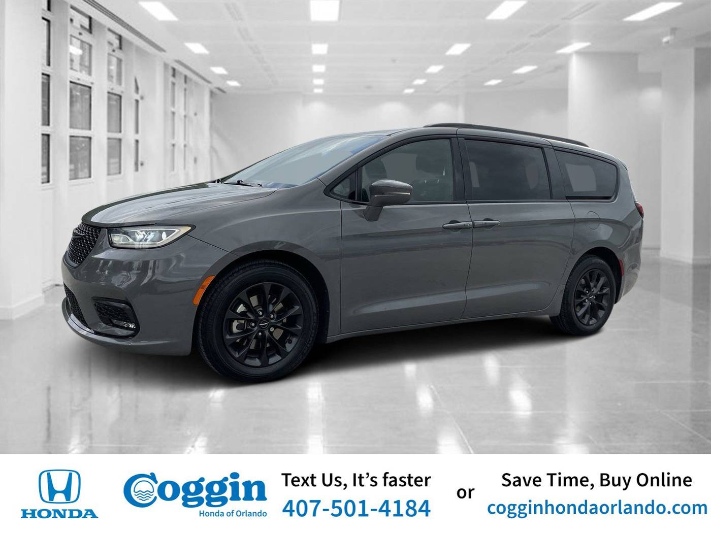 2021 Chrysler Pacifica Touring — Minivan — 82,547 mi — Orlando, FL