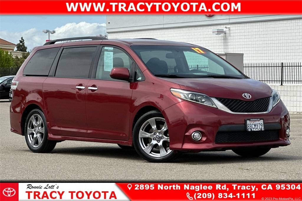 2017 Toyota Sienna L — Minivan — 98,600 mi — Tracy, CA