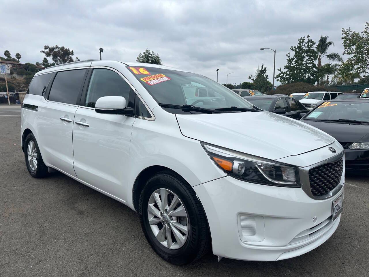2016 Kia Sedona LX — Minivan — 56,058 mi — Vista, CA