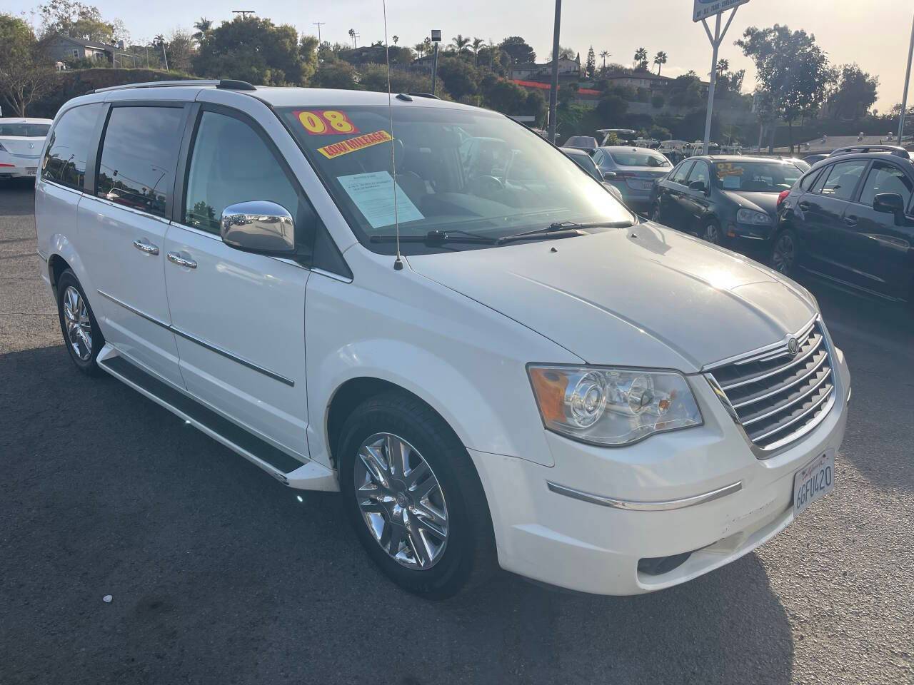 2008 Chrysler Town & Country Limited — Minivan — 95,826 mi — Vista, CA