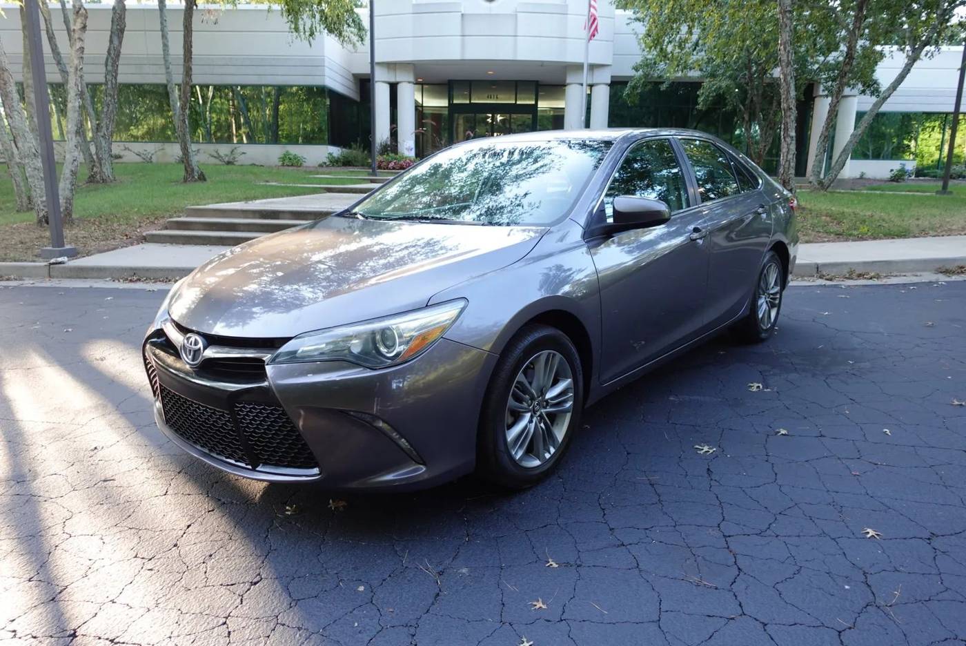 2016 Toyota Camry SE — Sedan — 134,190 mi — Norcross, GA