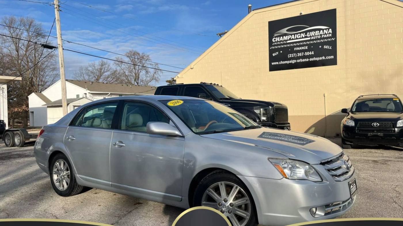2006 Toyota Avalon Limited — Sedan — 130,064 mi — Urbana, IL
