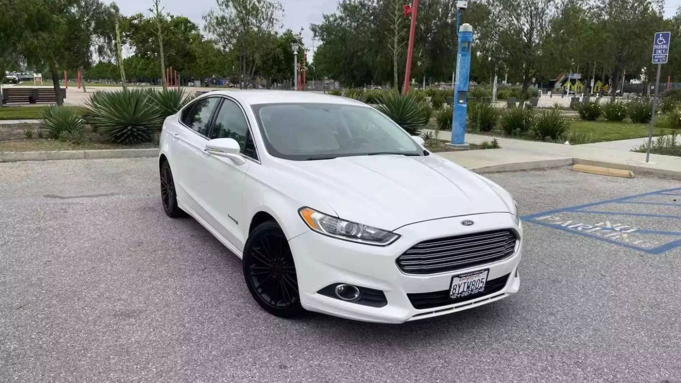 2013 Ford Fusion Hybrid SE — Sedan — 148,629 mi — Lawndale, CA