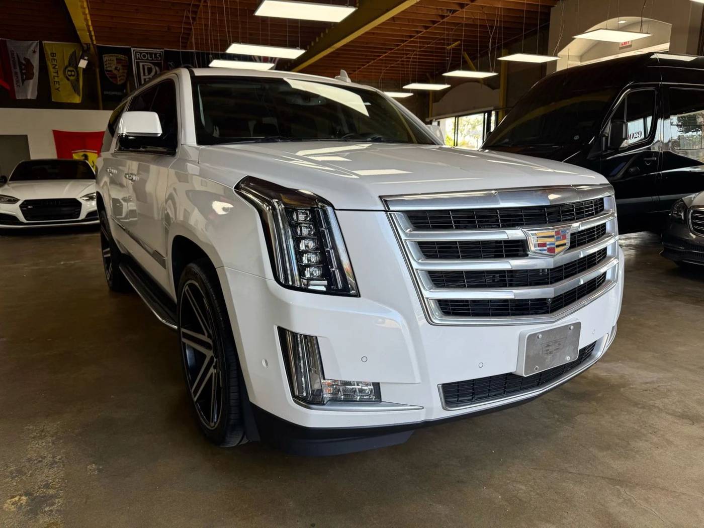 2017 Cadillac Escalade Standard — SUV — 133,227 mi — Lawndale, CA
