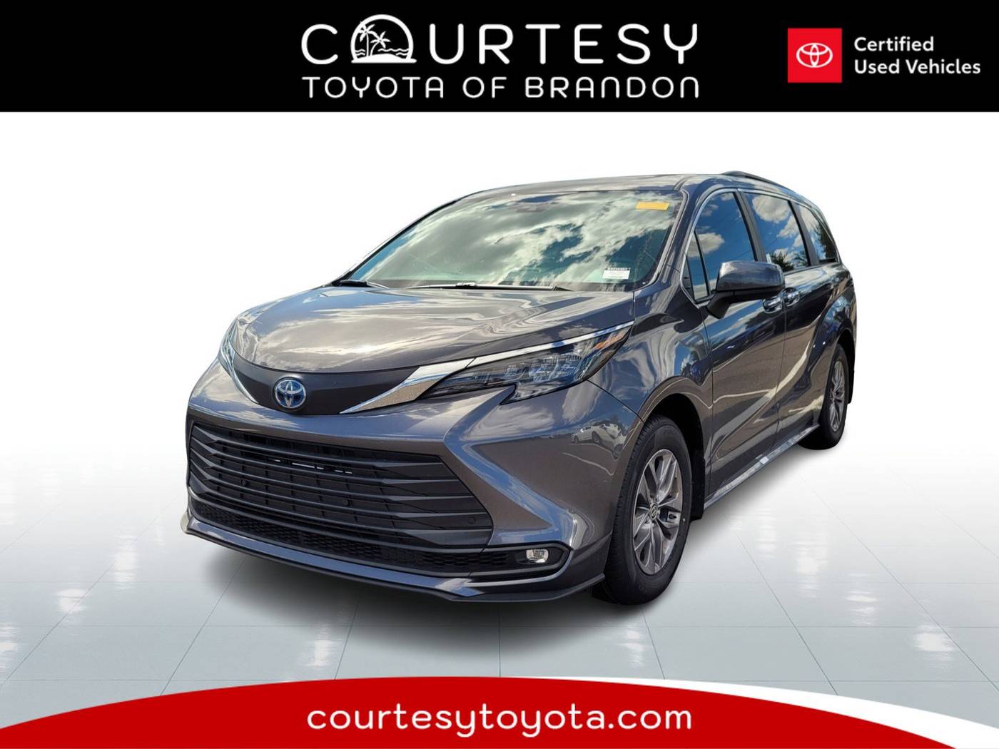 2025 Toyota Sienna XLE — Minivan — 15,083 mi — Tampa, FL