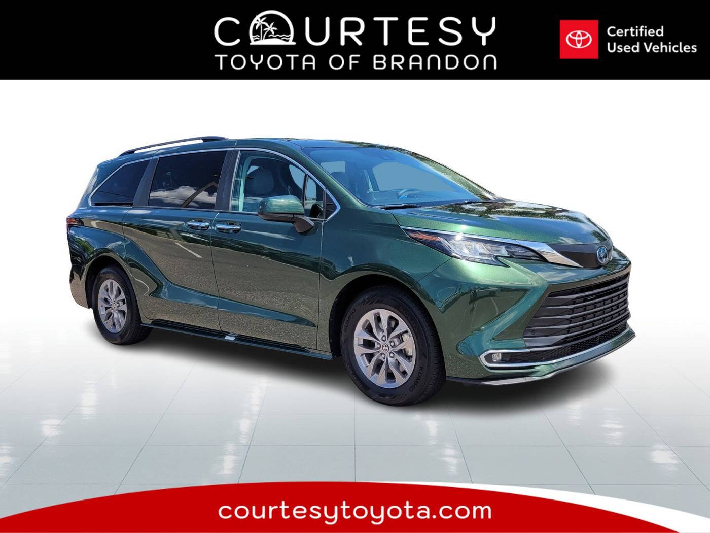 2023 Toyota Sienna XLE — Minivan — 45,368 mi — Tampa, FL