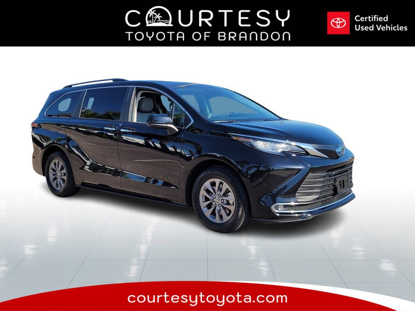 2023 Toyota Sienna XLE — Minivan — 45,258 mi — Tampa, FL