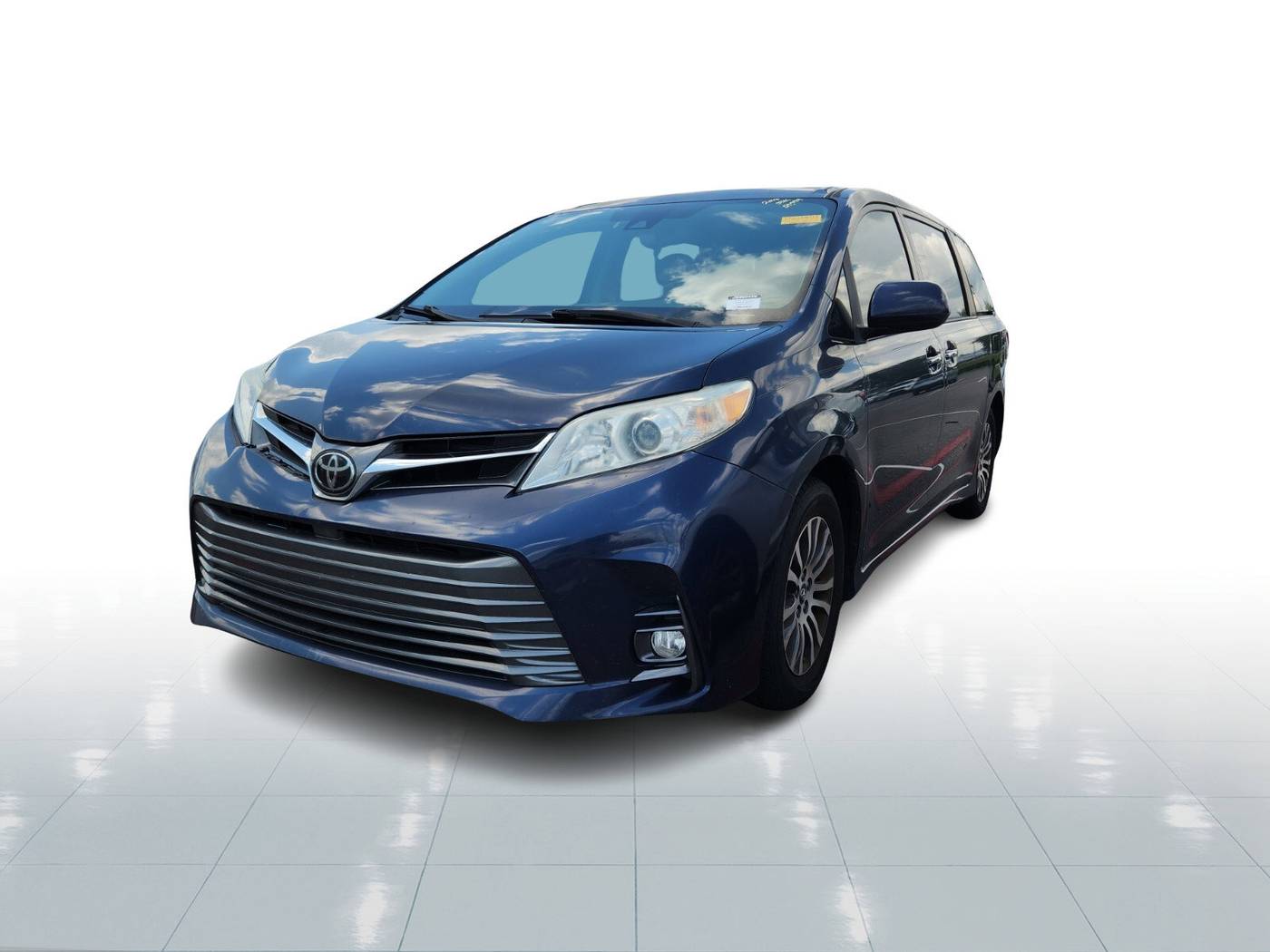 2018 Toyota Sienna XLE — Minivan — 53,884 mi — Tampa, FL