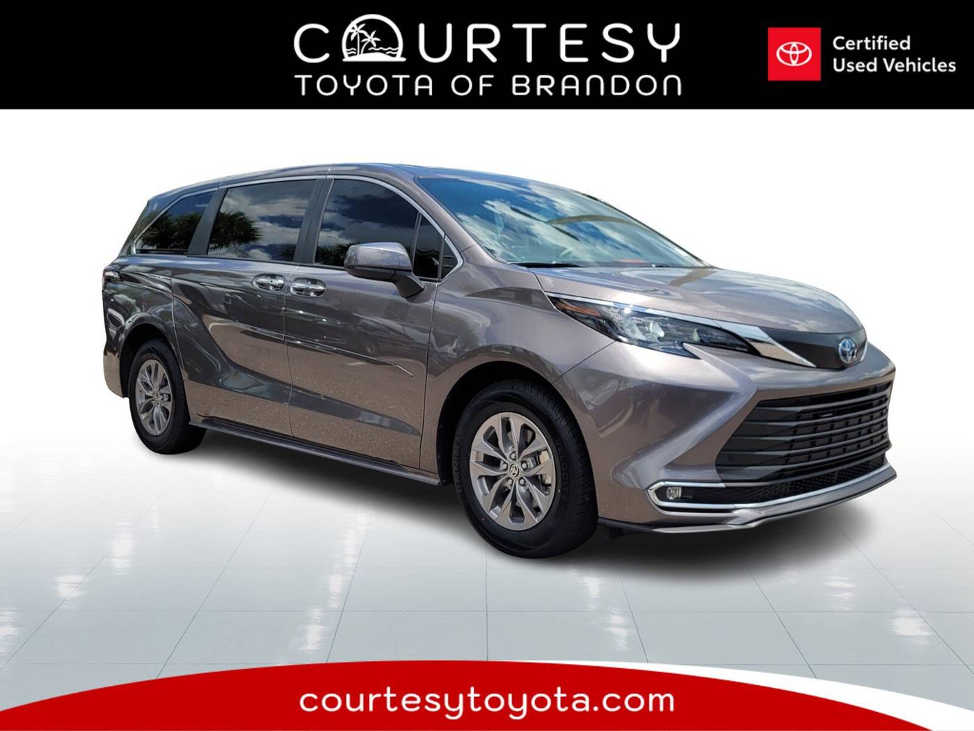 2024 Toyota Sienna XLE — Minivan — 32,155 mi — Tampa, FL