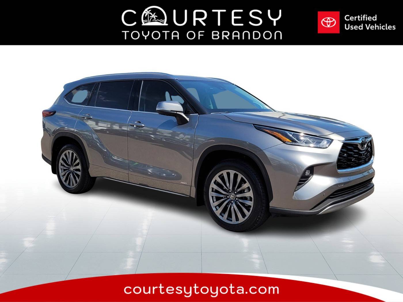 2025 Toyota Highlander Hybrid XLE — SUV — 3,942 mi — Tampa, FL