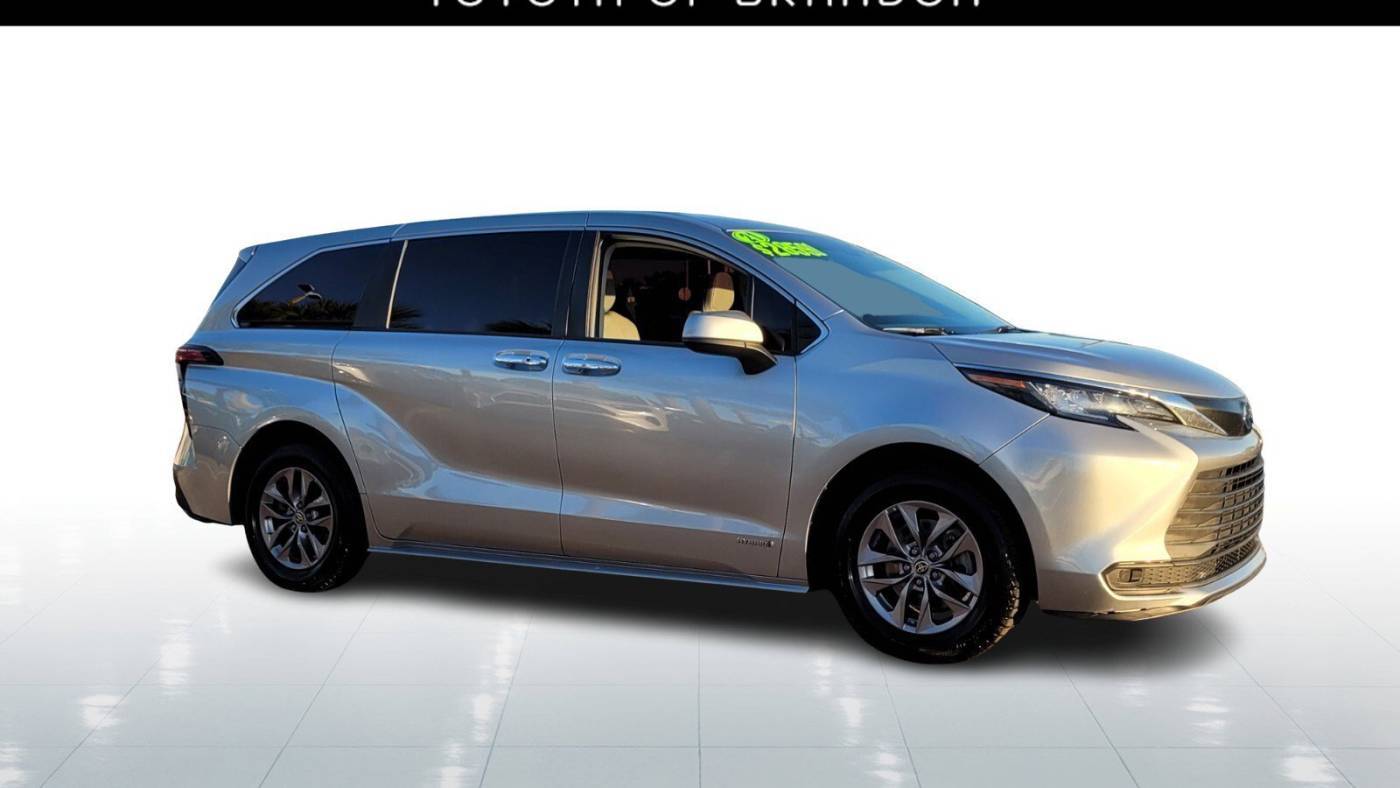 2021 Toyota Sienna LE — Minivan — 101,062 mi — Tampa, FL